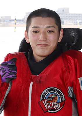 塚越 陸斗 (ヤングレーサー名鑑)
